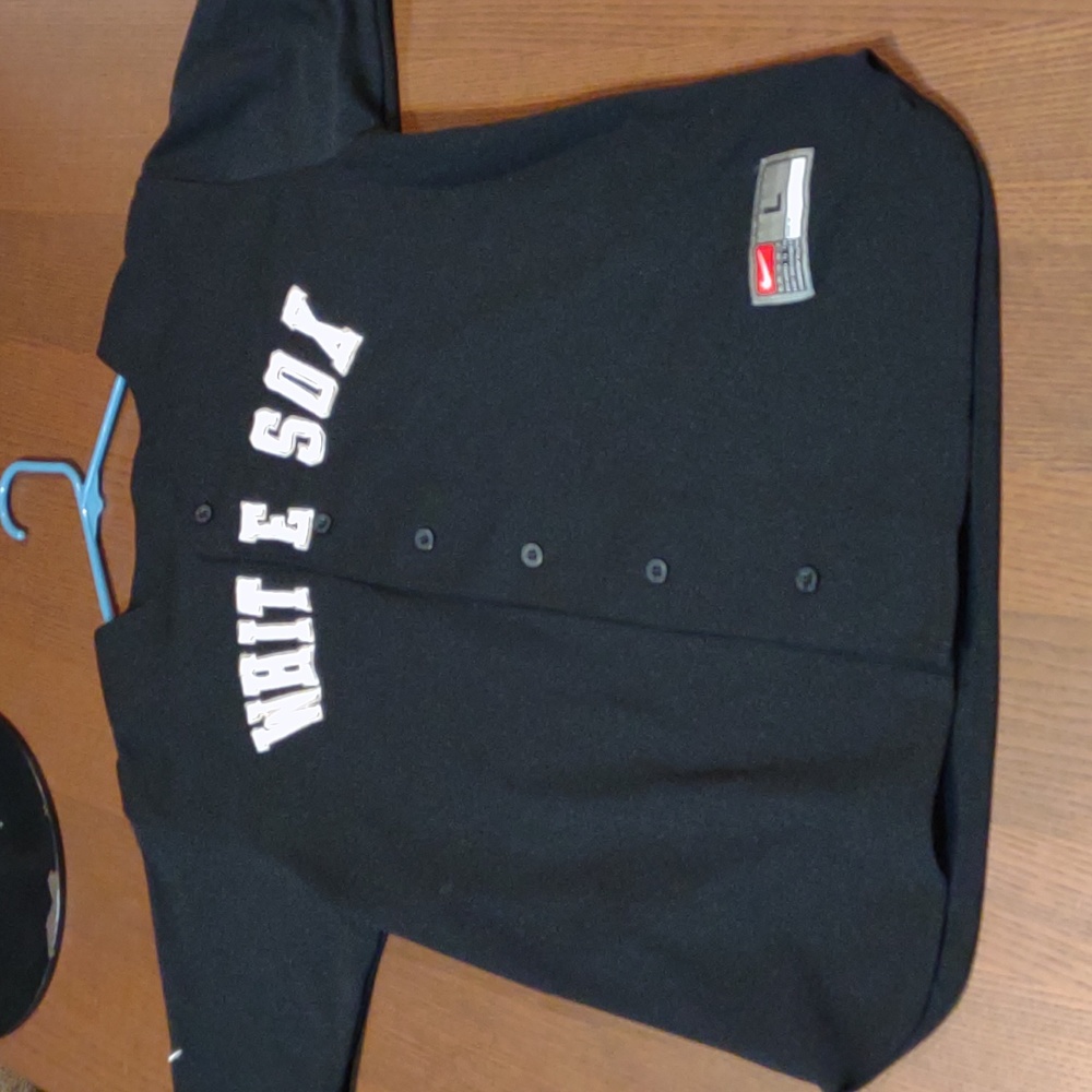 💋 Boy White Sox Jersey NWOT Size L